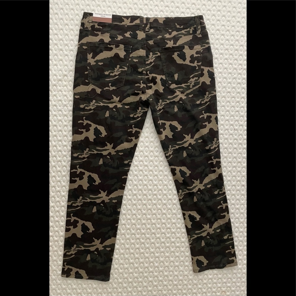 Indigo wisdom jeans camo 38x30, new!, last one! Very comfy!